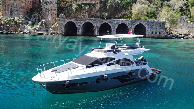 Khaleesi Deluxe yacht photo